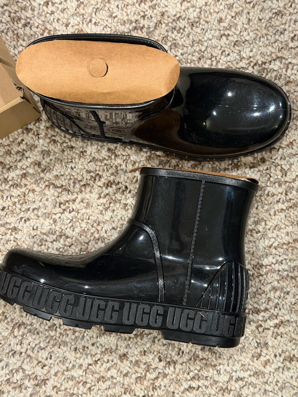 UGG Women’s Black Patent Chelsea Rain Boots